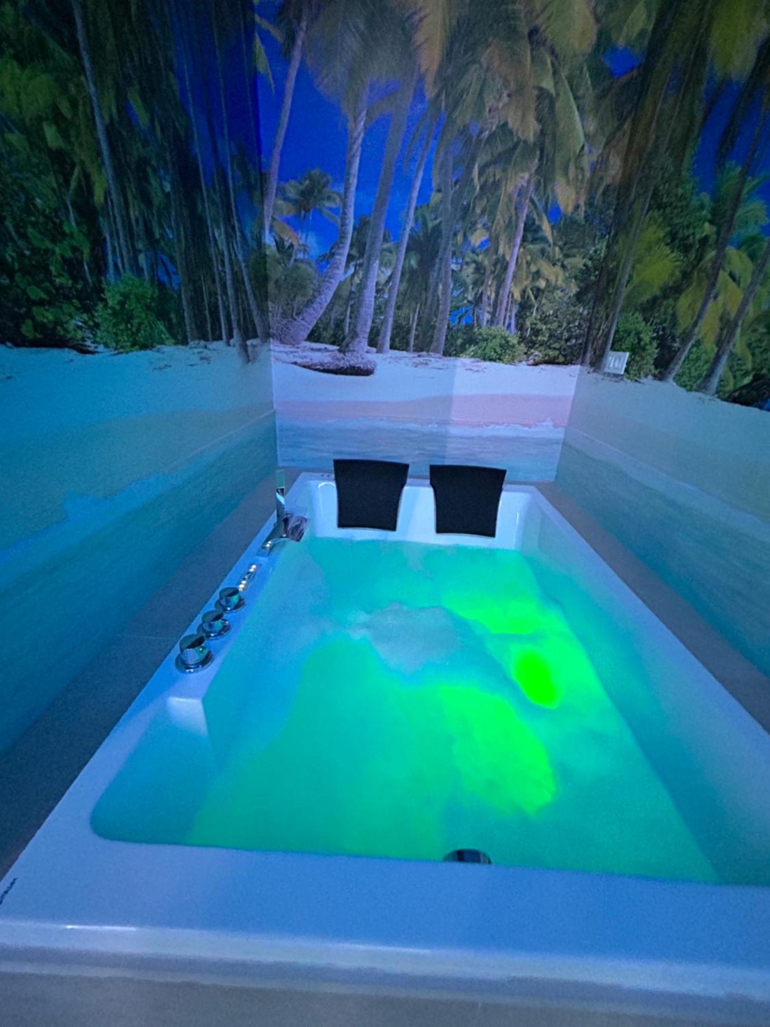 Habitacion Con Jacuzzi Y Bano Privado Madrid Exteriör bild